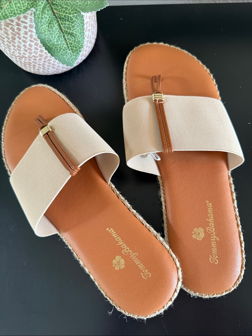 Tommy Bahama Sandals - Picture 5 of 8